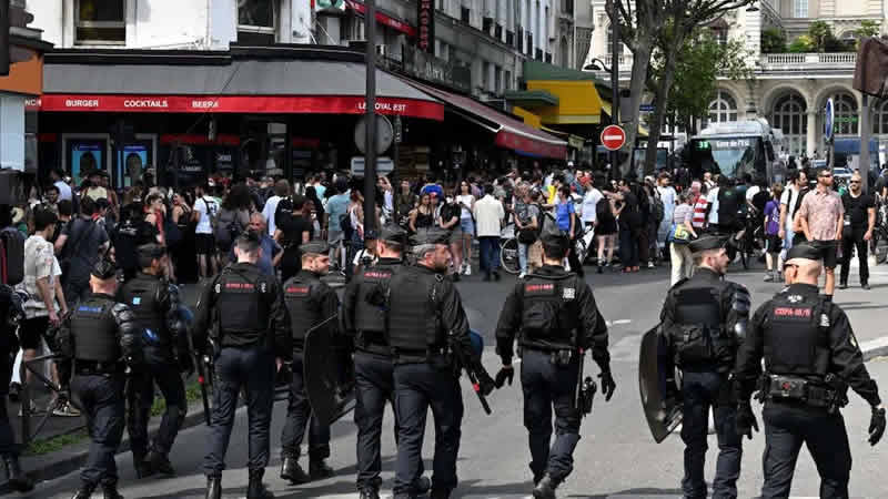 Paris police la fete nationale
