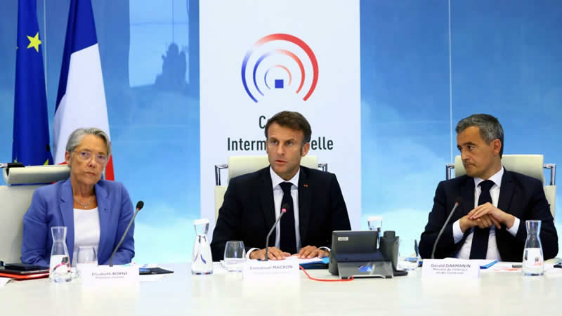 法国总统马克龙召开紧急安全会议