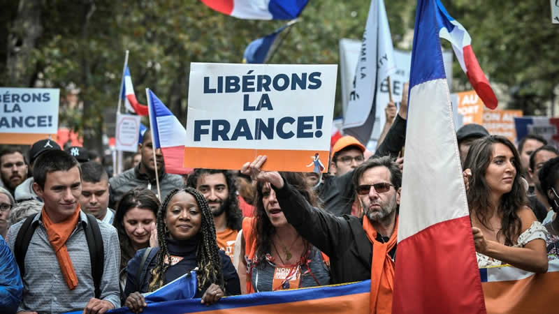 法国抗议新冠护照