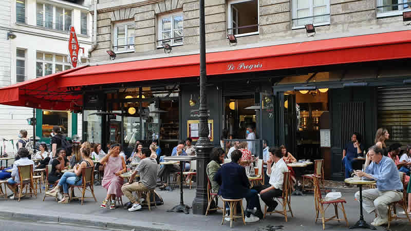 巴黎街头咖啡厅
