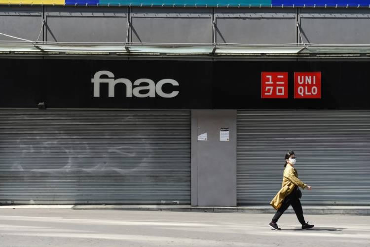 法国大型连锁商店FNAC关门