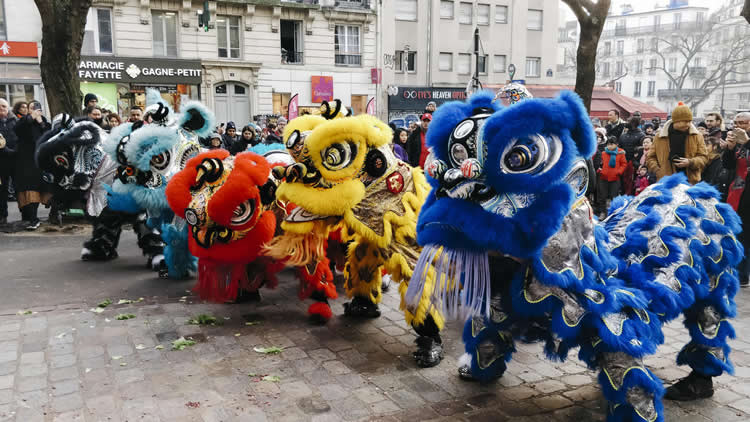 巴黎唐人街新年舞狮表演