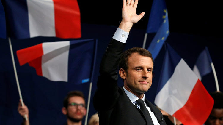 法国总统马克龙在选举中讲话